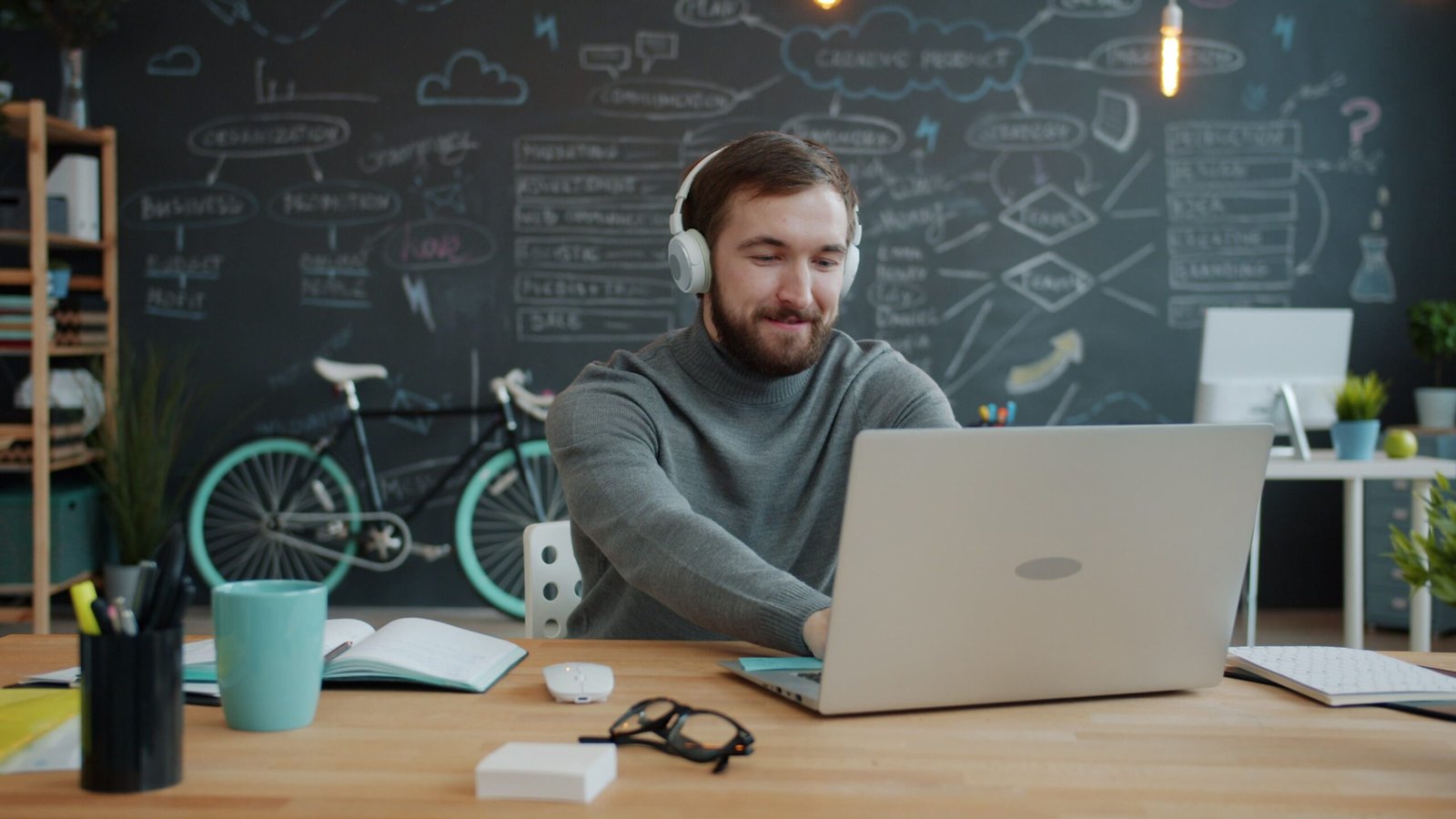 Empreendedorismo e Tecnologia: Como o Suporte de TI Ajuda Pequenas Empresas a Crescer